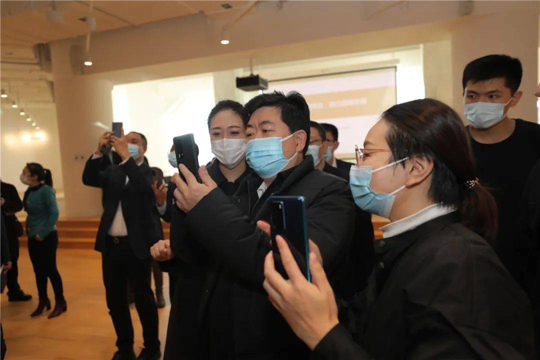 罗巍介绍了企业现阶段的发展及近,远期目标,他表示,作为华为河图京津