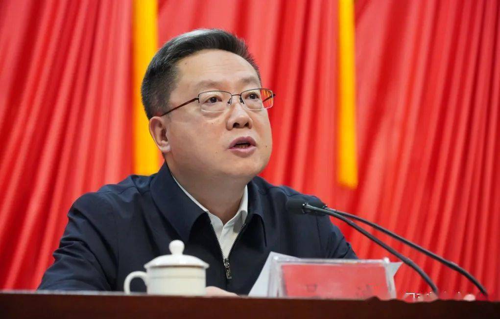 市委书记吕波在全市软弱涣散基层党组织专项整治工作