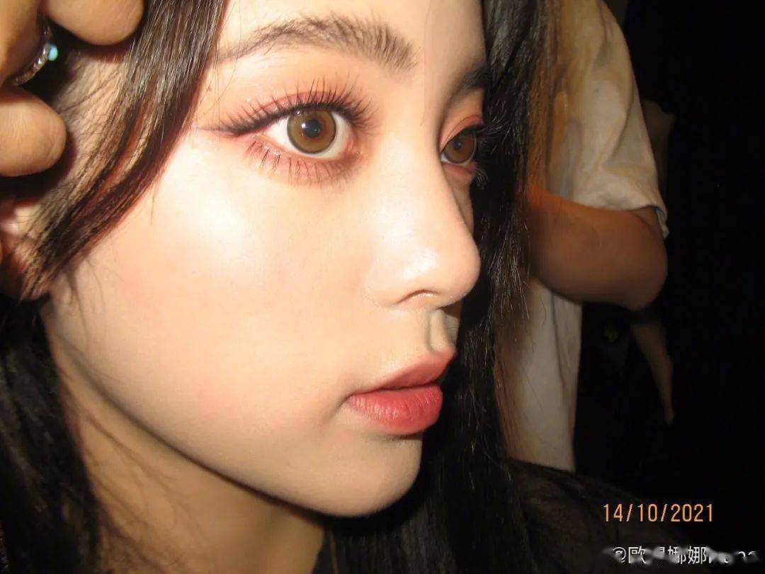 面部美人计 | 欧阳娜娜和娜扎的中庭缩短术，大鼻子星人看过来