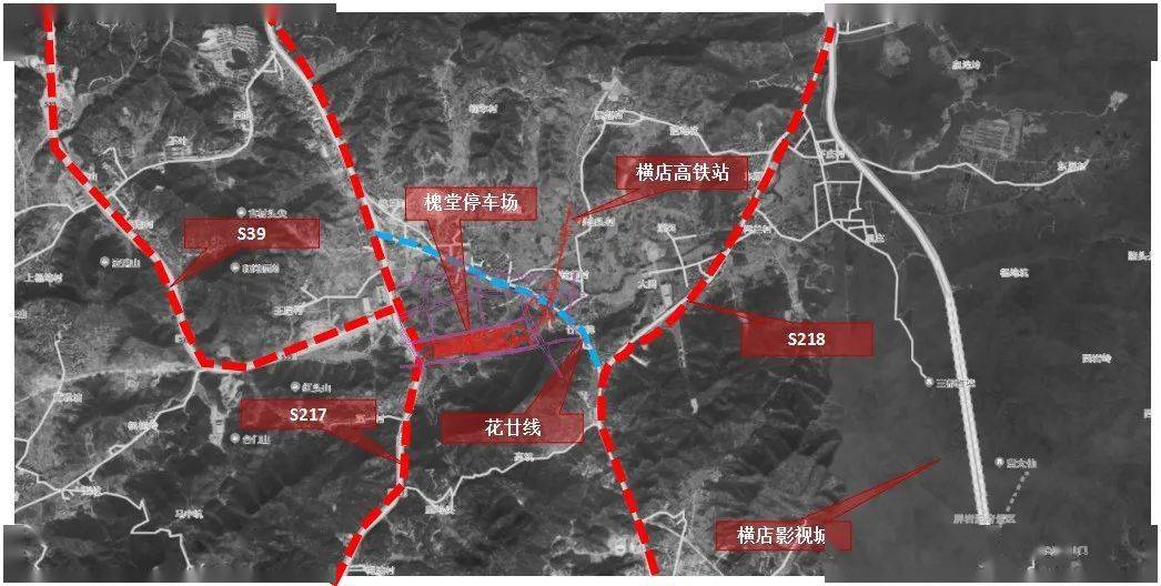 出入场线从东阳横店高铁站南侧接轨,在停车场周边规划有城市道路与