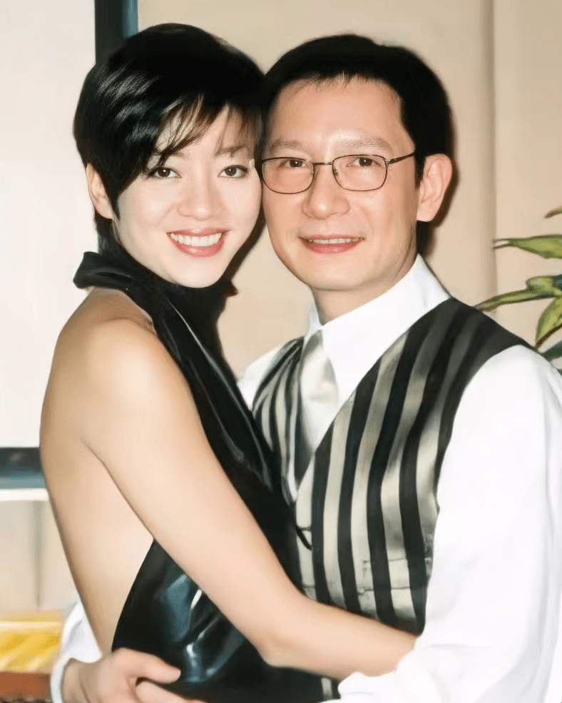 和梅艳芳20年前的造型比,现在的明星都弱爆了_刘培基