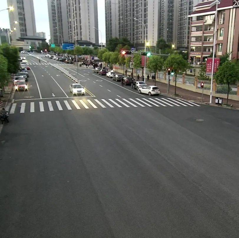 南宁这些路口晚高峰红绿灯有变化！涉及长湖路、云景路、北湖北路时间 7569