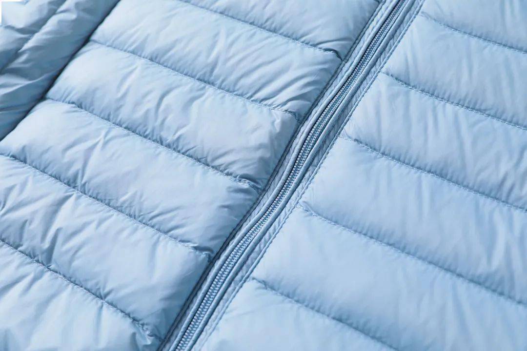 经典有你整个秋冬都暖暖的，时髦又显瘦轻薄羽绒服，百元穿出“千元”档次