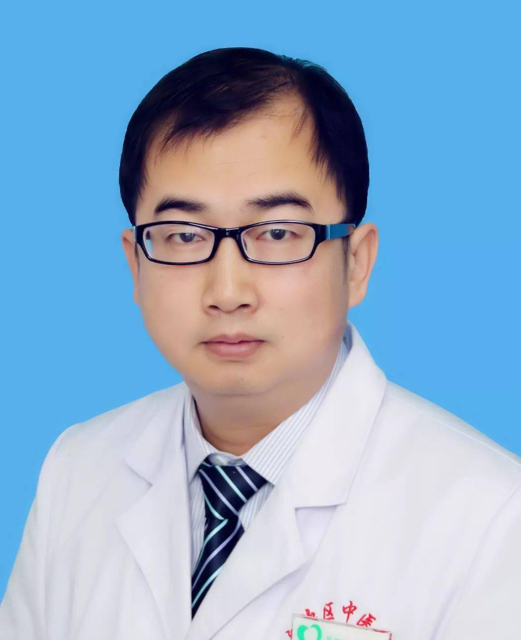 工作|【捷报】医院呼吸科罗建江、白文梅登上《医师报》“精英榜单”！