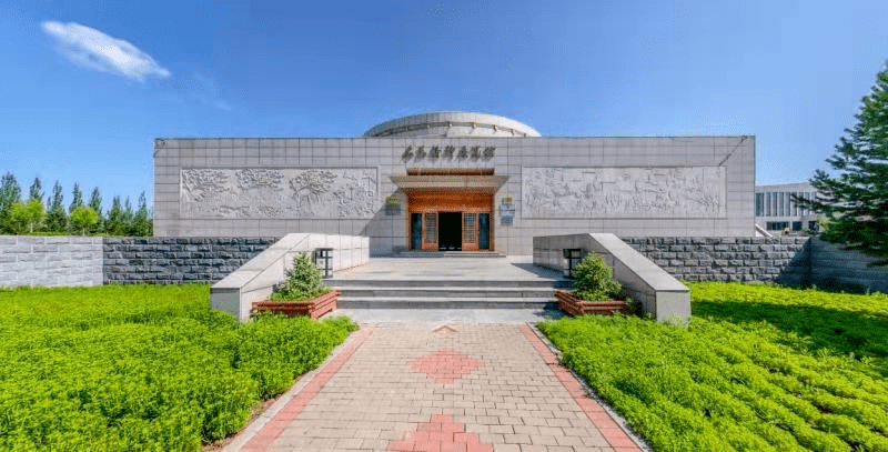 右玉精神展览馆重温红色历史传承右玉精神