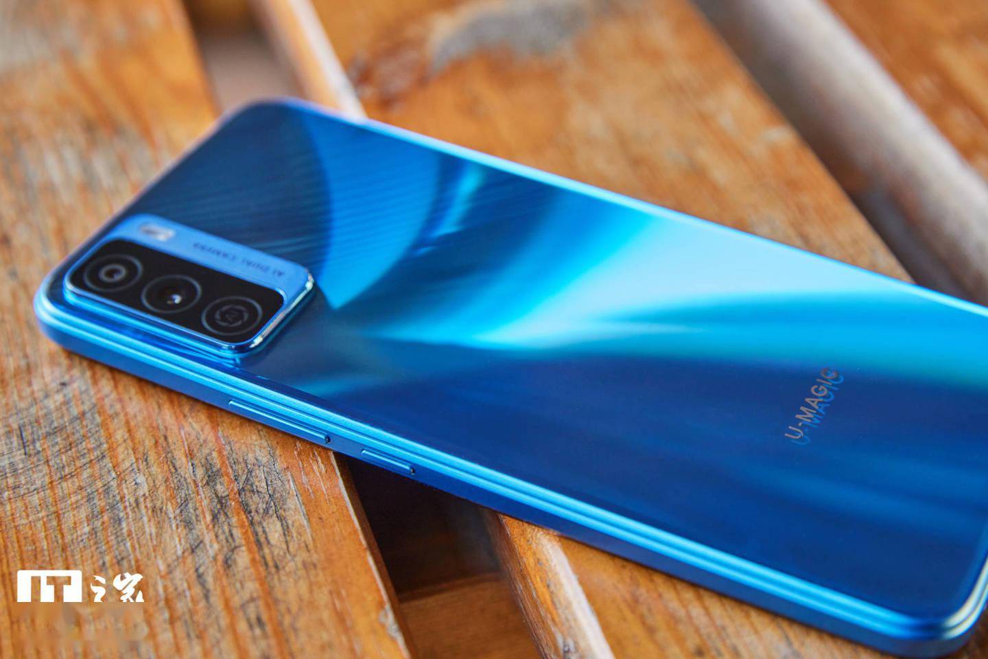 联通 U-MAGIC 优畅享 30e 5G 手机上手：做工扎实的千元机选手