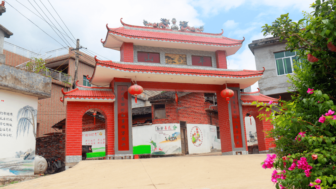 鹿寨县乡村振兴抓重点村庄美丽大变样