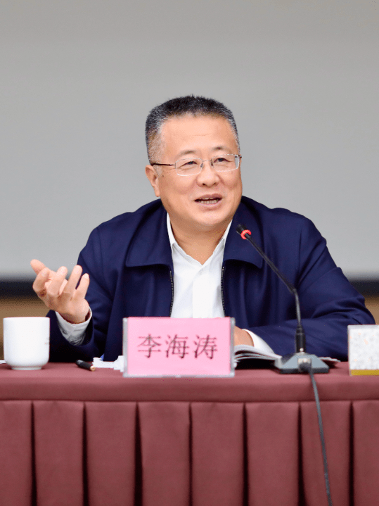 燃烧激情争做先锋青岛出版集团2021年新员工培训结业