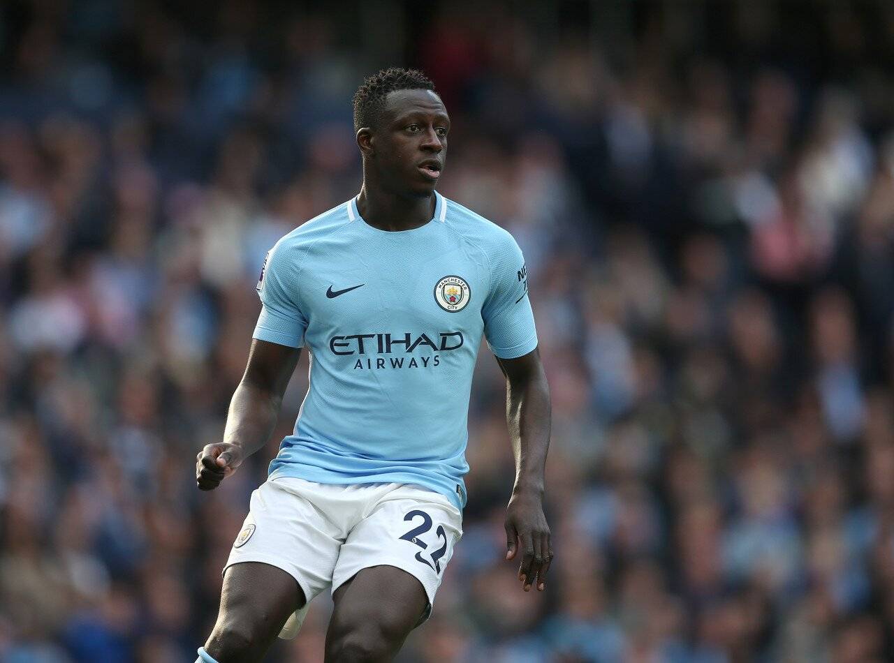 离谱镜报报道b门迪强奸事件配图却错用切尔西门将门迪照片