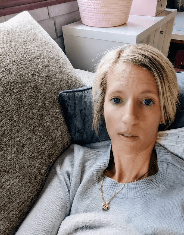 以为要死了西澳女警察称打完疫苗后中风左脸瘫痪上吐下泻专家听完强烈