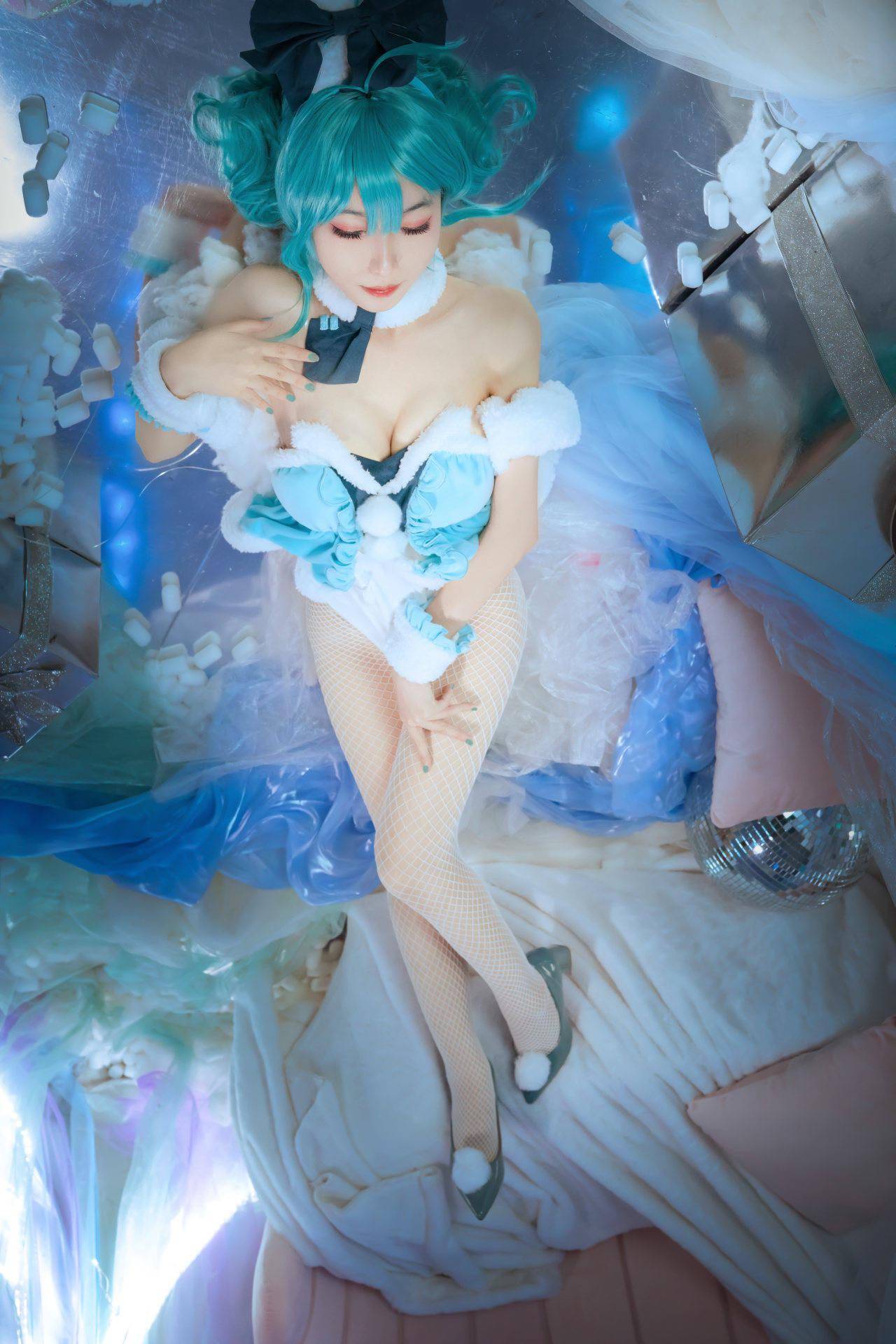 未来|初音未来cosplay，是软软的小白兔