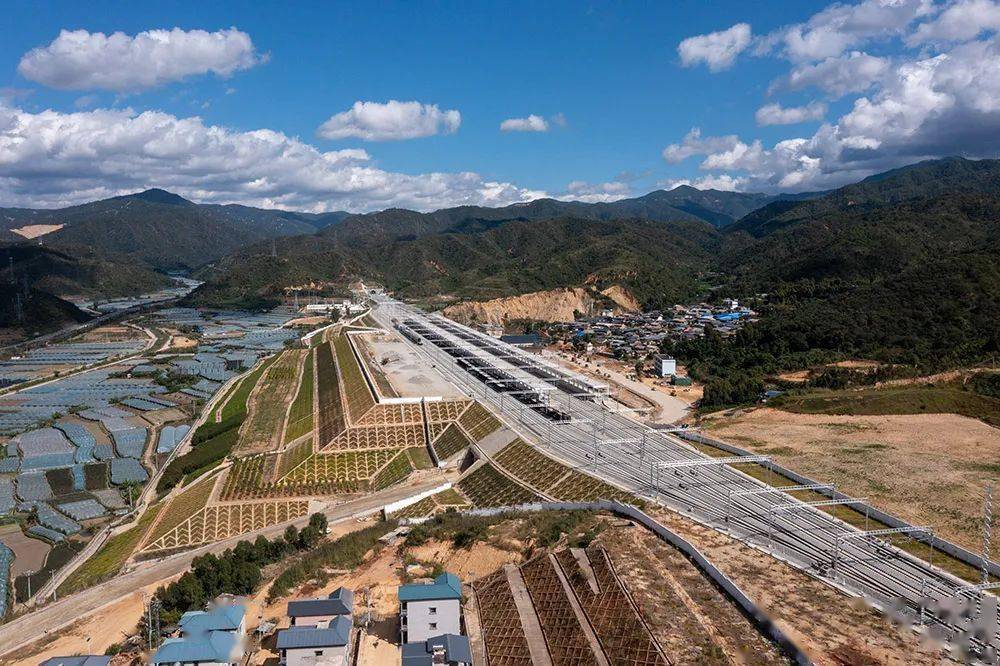 玉磨鐵路峨山段做好通車準備工作