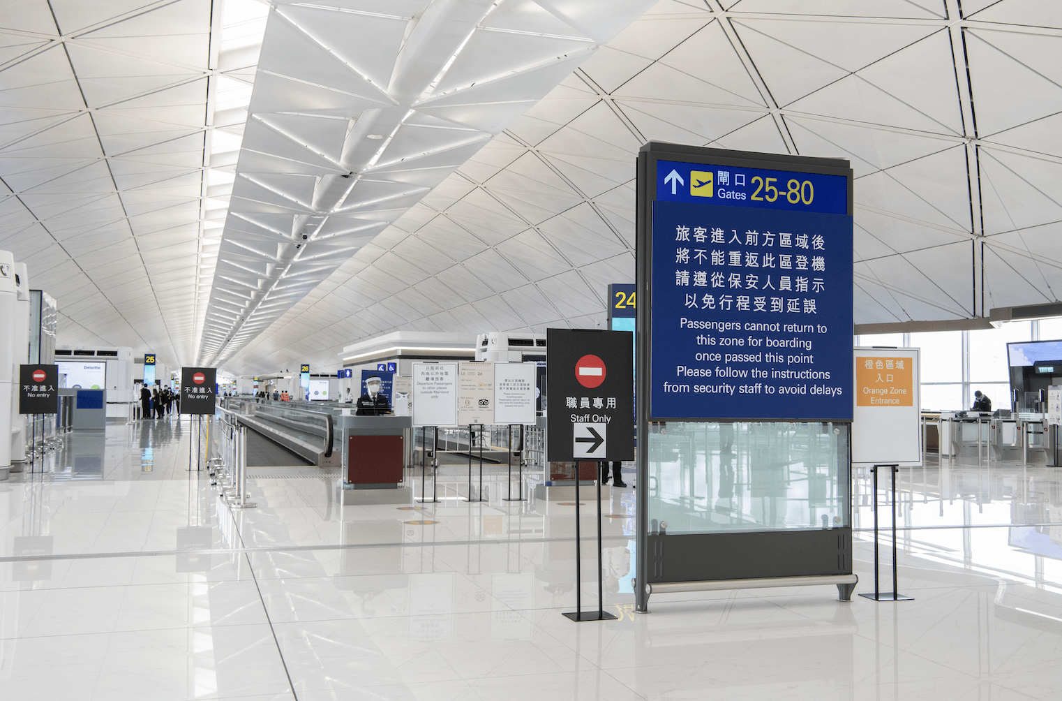 香港机场今日起启用内地抵港旅客专用核酸检测中心