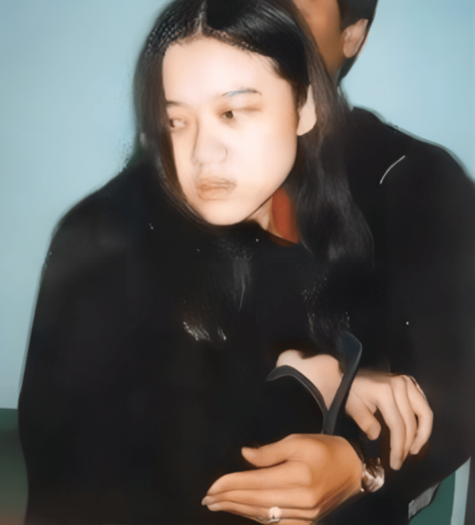 年台湾女研究生为争渣男,杀闺蜜用强酸毁尸,入狱10年被假释_洪晓慧