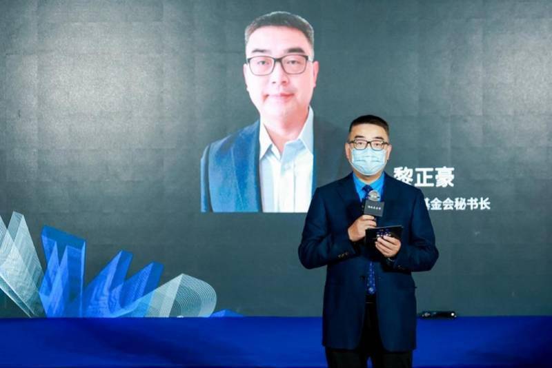 科学与艺术的脑力风暴！23组作品带你“走出人类世”