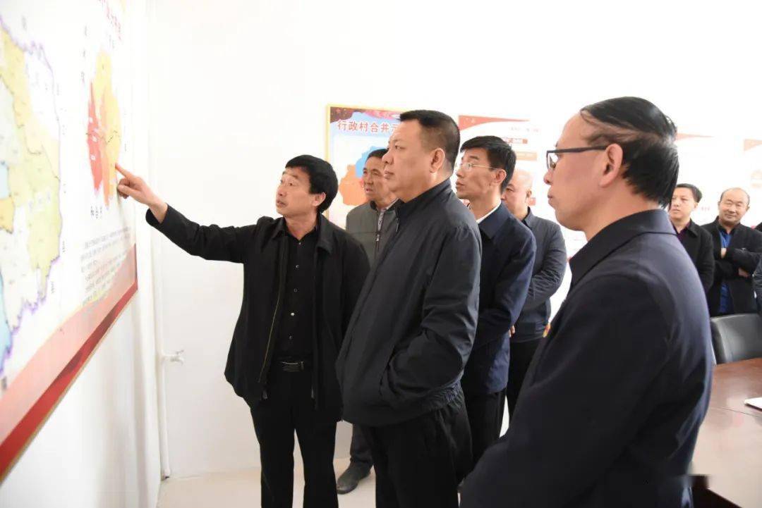 【微石楼】县委书记王廷洪深入辛关镇,义牒镇,灵泉镇宣讲党的十九届六