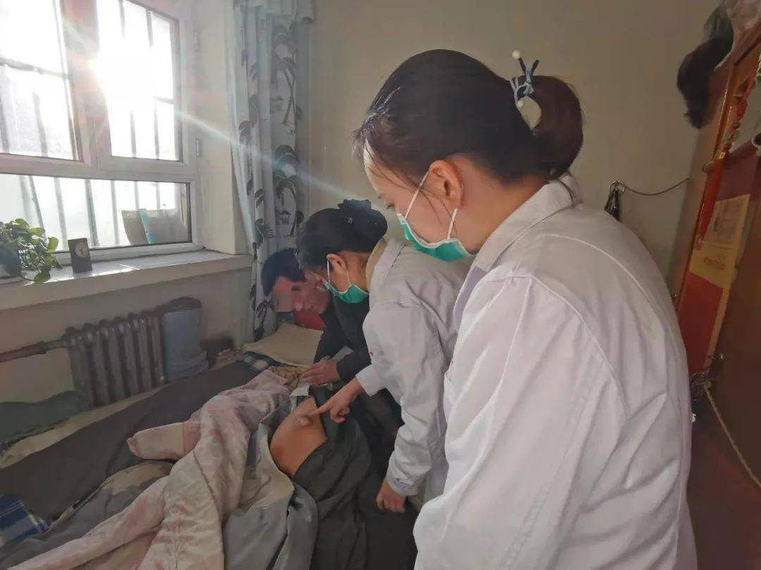 居民|【世界压疮预防日】医院伤口造口小组开展预防压疮公益活动