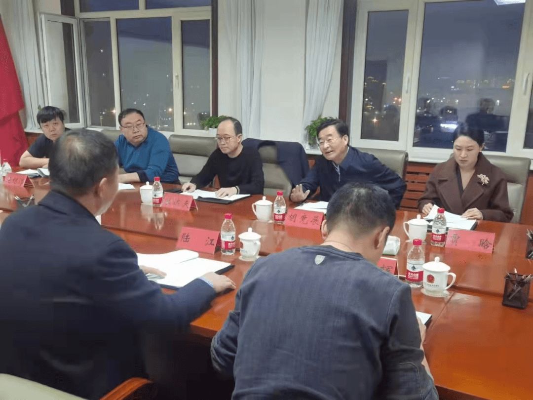 督查市委宣传部副部长胡竞展对松山区市场监管局思想