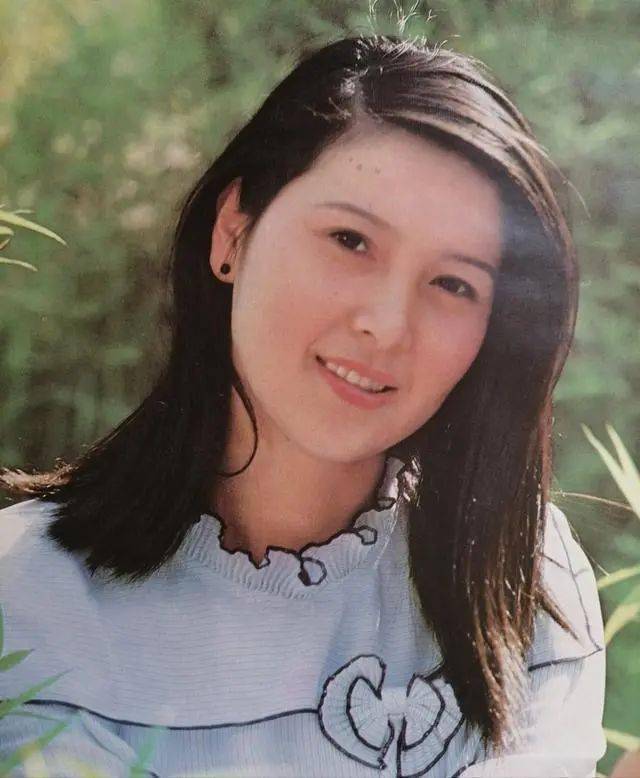 被曝傍富豪,抢闺蜜男友,张伟欣的人生比女儿李小璐的还精彩_电影