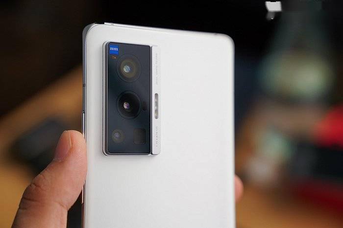 独白机身，蔡司加持，vivo X70 Pro上手体验
