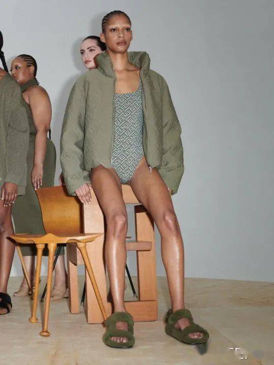 冬日 《女明星雪地穿搭攻略》连羽绒服都越来越“卷”了?