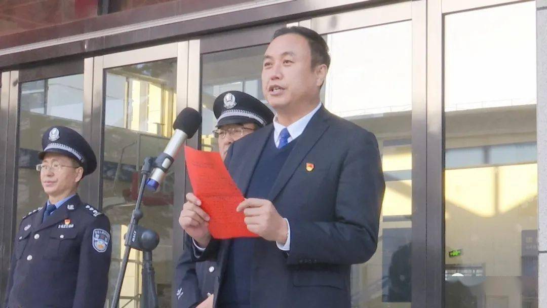 镇原县公安局欢迎百日攻坚打击涉网犯罪专班凯旋