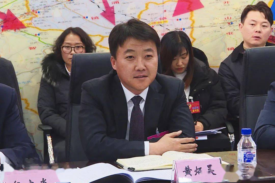黄炳昊表示,过去的五年,在市委,市政府的正确领导下,在各位委员的积极