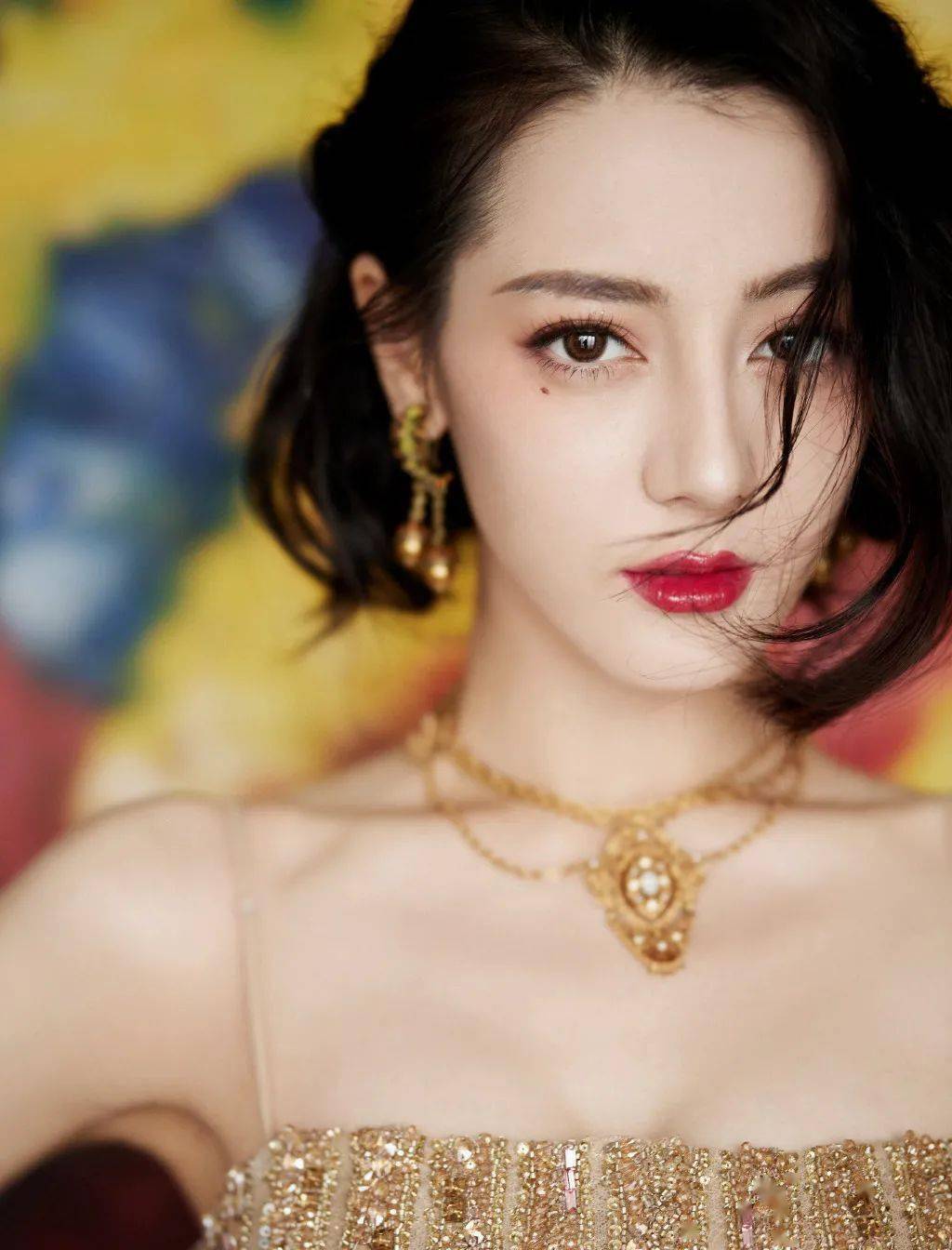 面的女明星们亲身力证“腮红是妆的灵魂”！