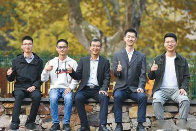 摘得国际EDA竞赛冠军，华中科技大学计算机学院90后团队——探前沿算法 解应用难题（科技自