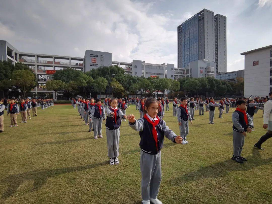 揚起希望風帆收穫健康體魄記鳳翔實驗學校小學部兩操比賽