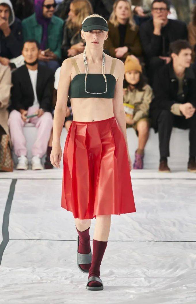 色调 2022春夏女装流行色T台分析