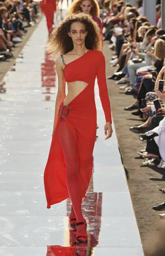 色调 2022春夏女装流行色T台分析