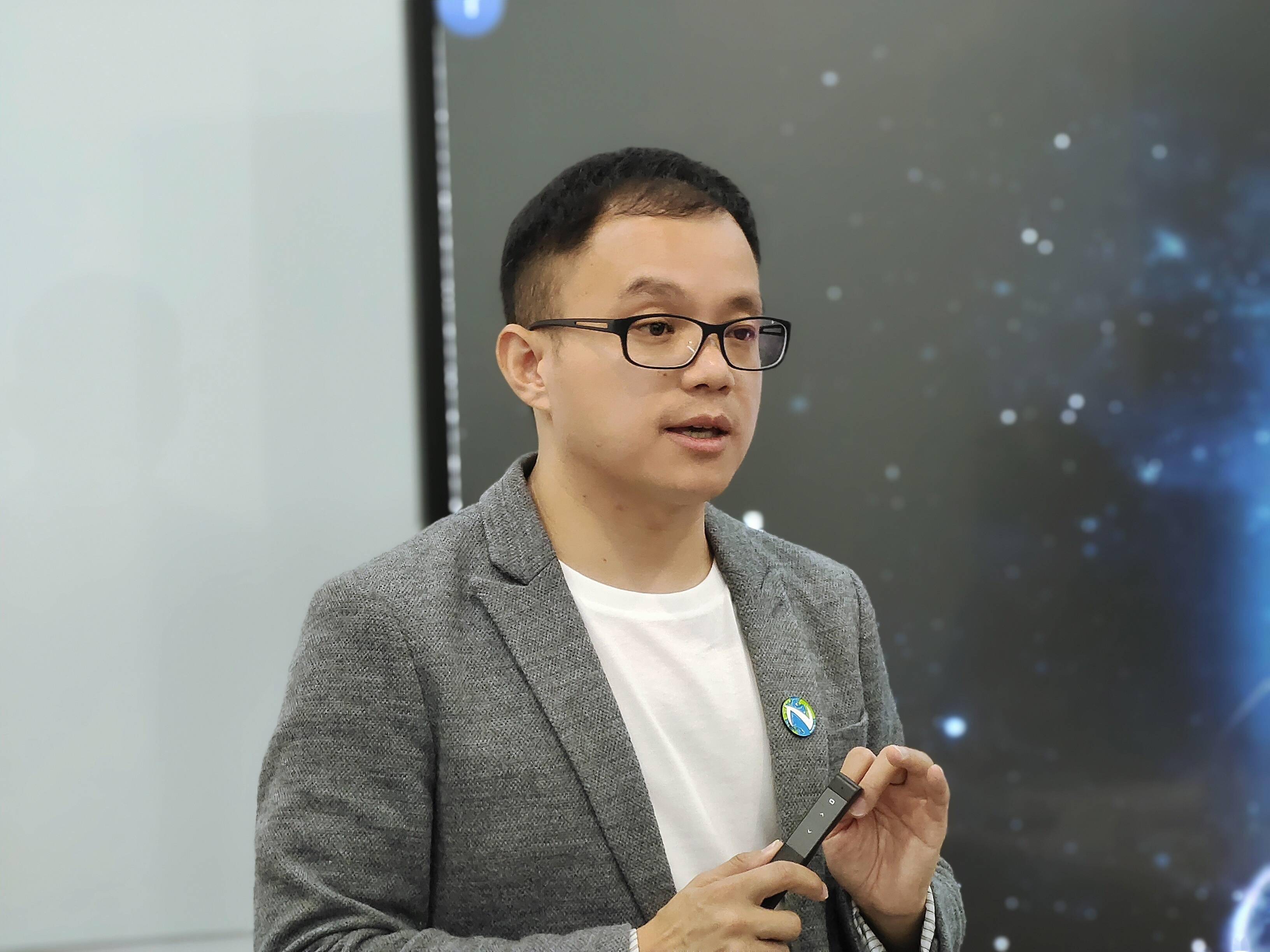 专访纳微半导体查莹杰：全球“芯荒”下的氮化镓功率芯片