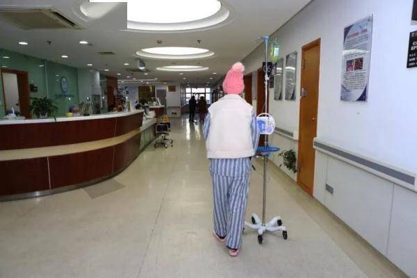 结肠|每天狂吞100粒，“网红药”让27岁女子结肠如松垮的热水袋！