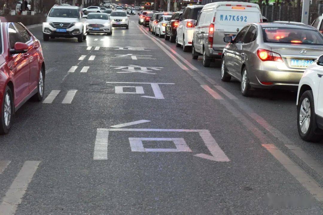 逆向可变车道亮相西宁