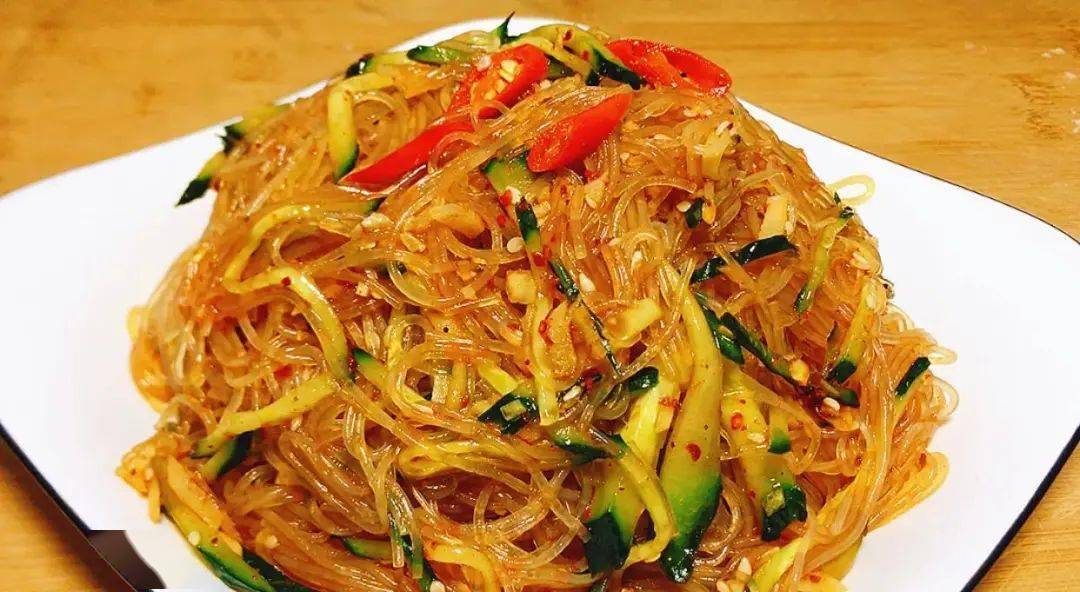 凉拌粉丝是家人最爱的一道凉菜,做法简单酸辣爽口又开胃,收藏_粉条