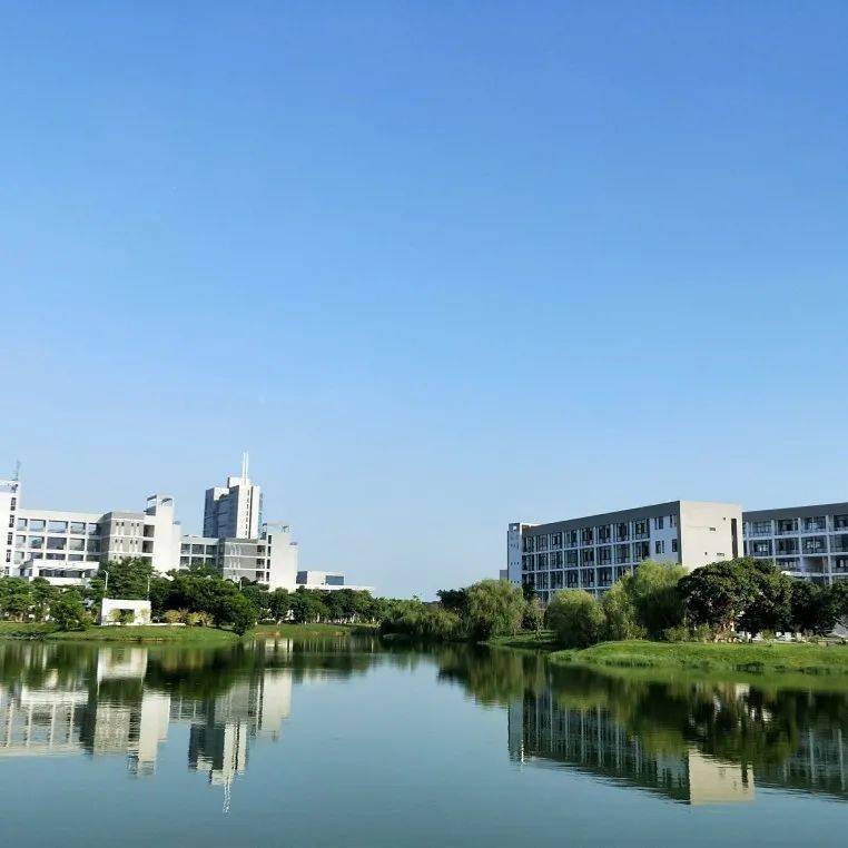 成都理工大学请扫描下方二维码面试/咨询想进入该校的同学南京邮电