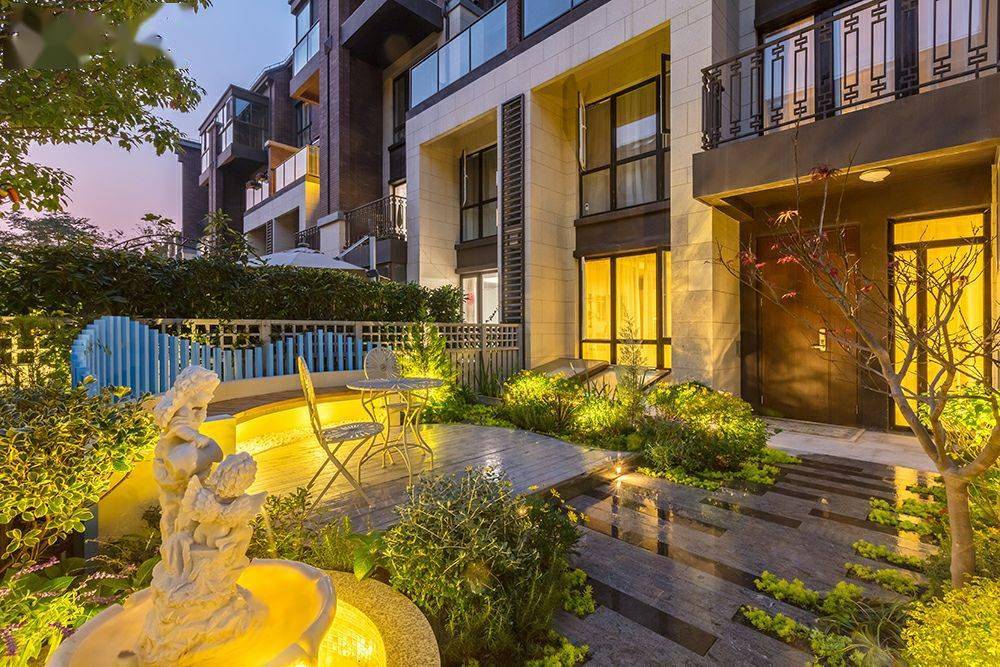 买不起别墅,就买一楼带院子的洋房!羡慕死住高楼层的了.