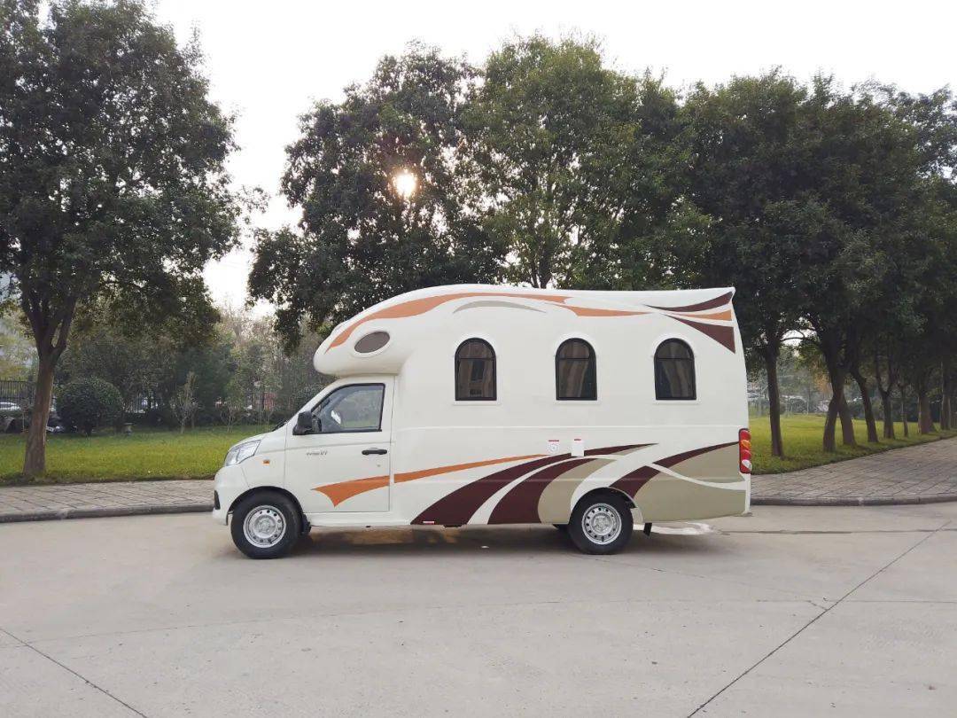 1月8南京房车展10w级车型盘点宝别再说房车贵了这十款自行式房车真的