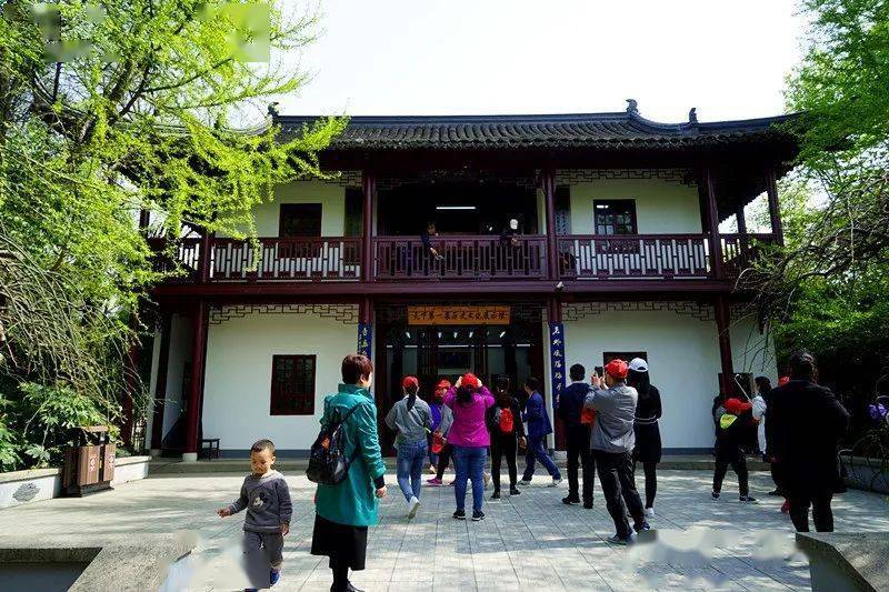 03 王仁堪纪念馆 王仁堪纪念馆位于金山中泠泉畔,是当年镇江人民为