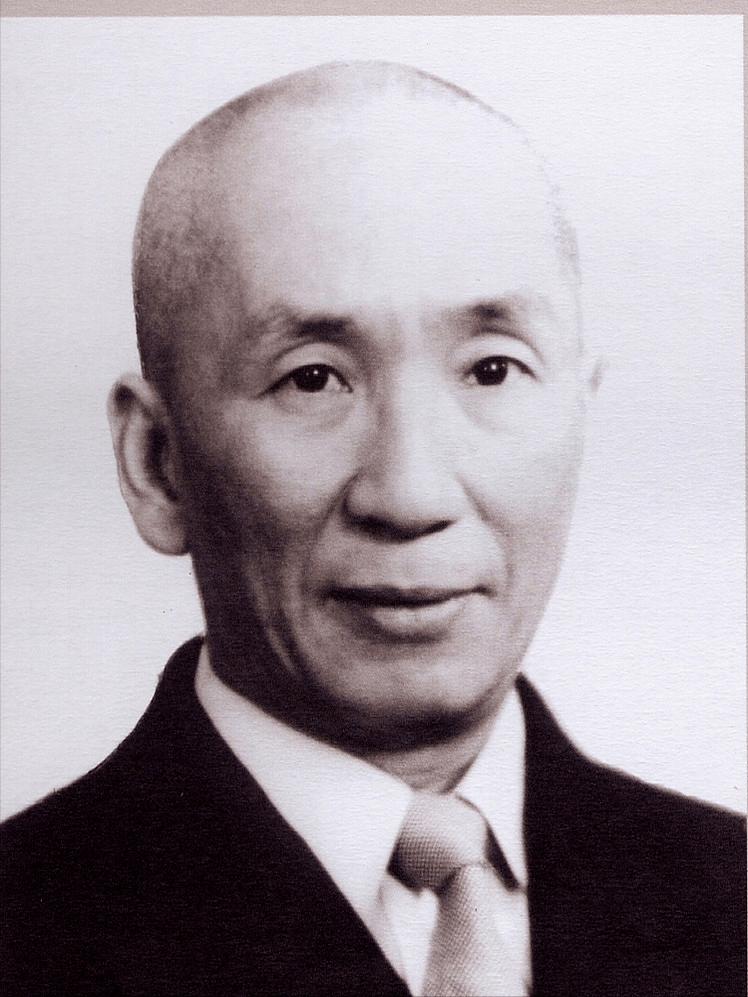 叶问:矮富帅,瘾君子,收妓女税,从未与日寇打擂,仍是一代宗师_陈华顺