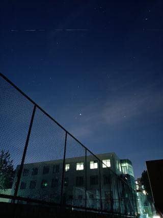 全球拍天宫丨冒着八级大风追“星”，只为留下天空最美的划线