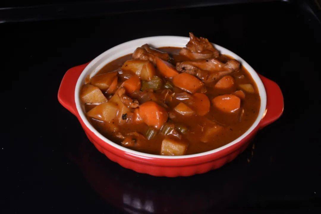 红酒 鸡肉节日的氛围感晚餐~红酒烩鸡块