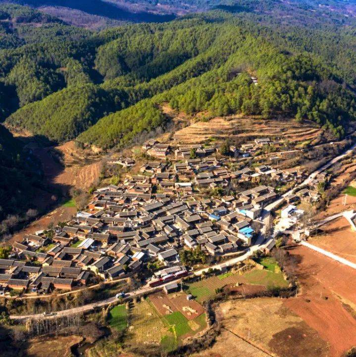 楚雄武定传统彝村彰显乡村魅力_大西_文化_建筑群