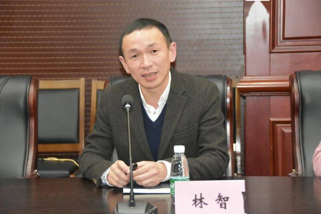 林智与李国顺就各自支部工作情况作了汇报.