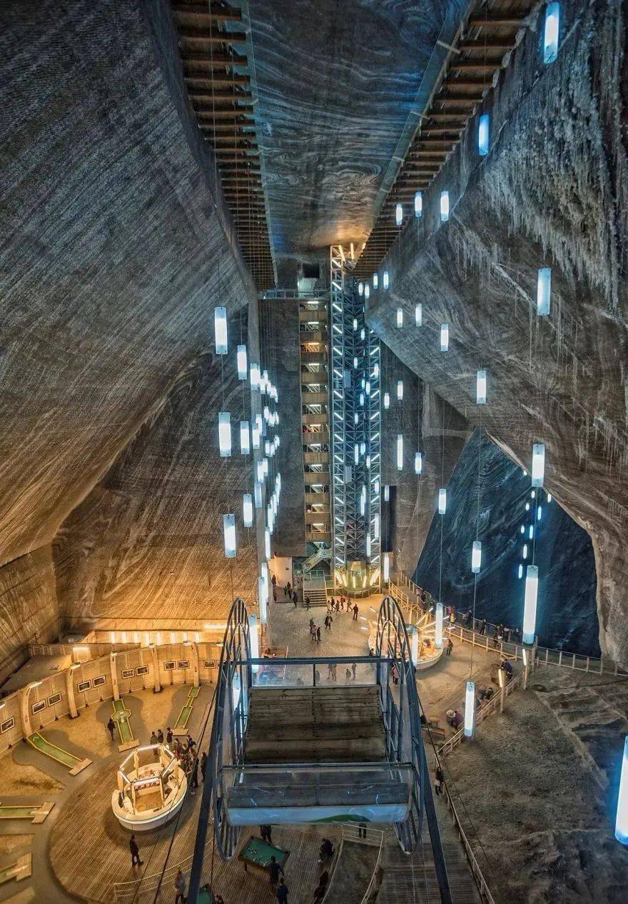 疯狂地下城 | 未来人类城市生存空间狂想