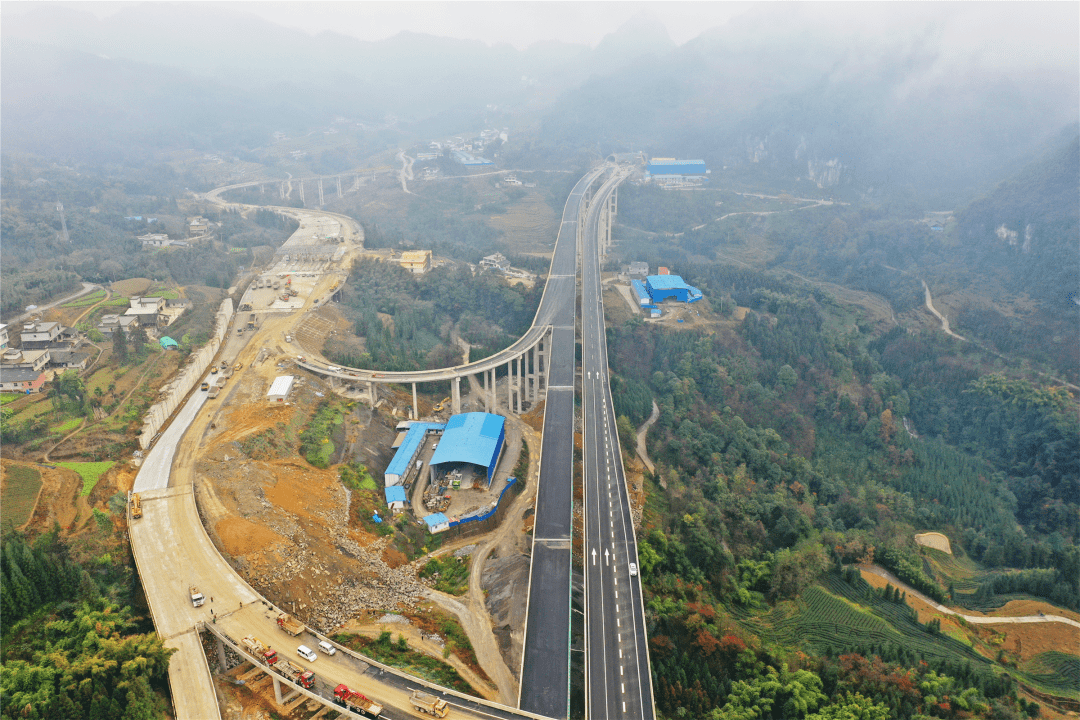 宜彝高速四川段主体工程全线贯通_高速公路_筠连镇_标段