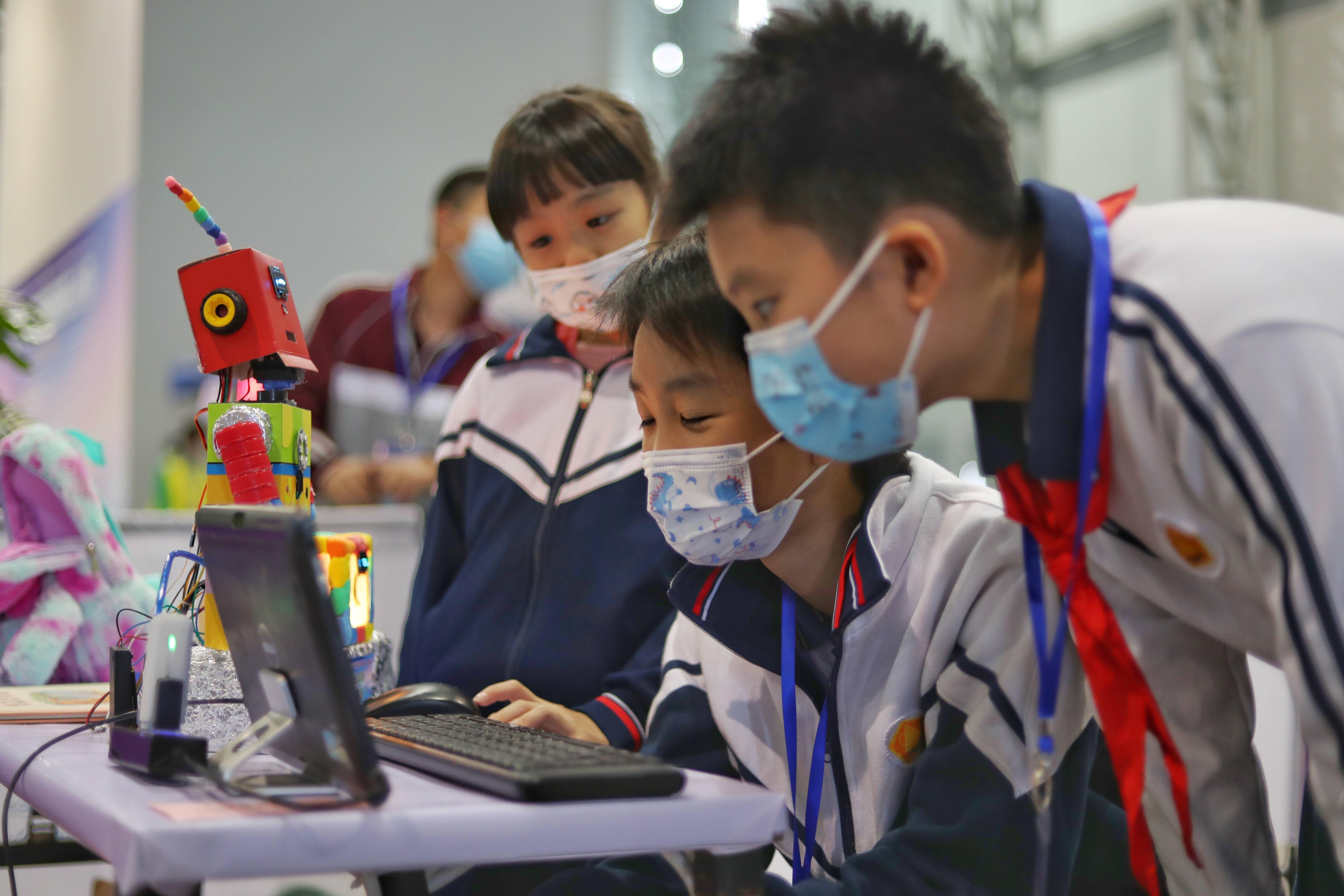 小零件大创意02第十届广东省创意机器人大赛举办