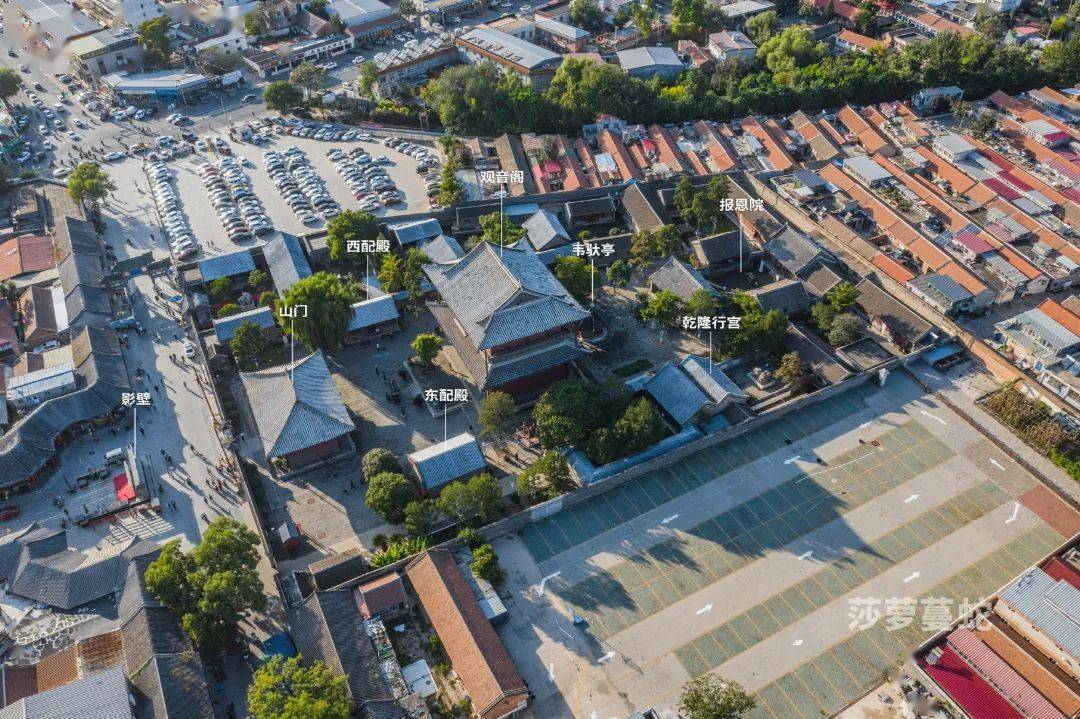 独乐寺地处原蓟州古城西北部,南面约300米有同样建于辽代的蓟县白塔