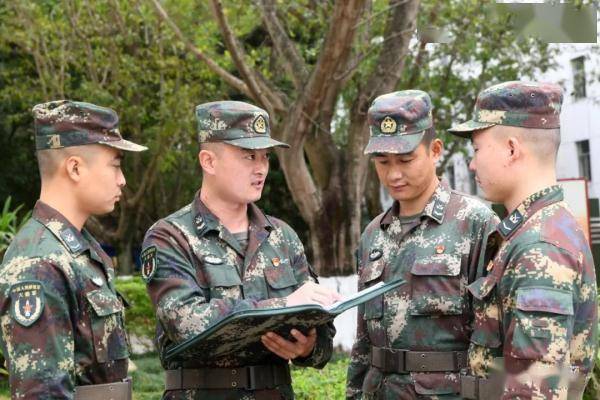 2005年12月入伍,四級軍士長 堅持把訓練場當戰場 把練兵當打仗 精通多